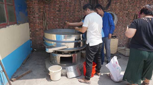 藜麥除雜午夜人妻在线免费观看試機3：進行藜麥篩分